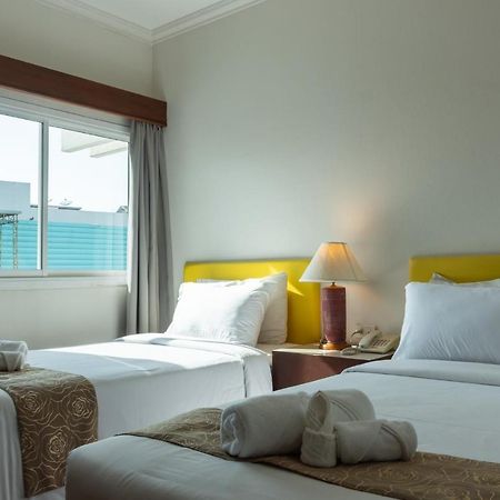 Mayflower Grand Hotel Korat Накхонратчасима Экстерьер фото