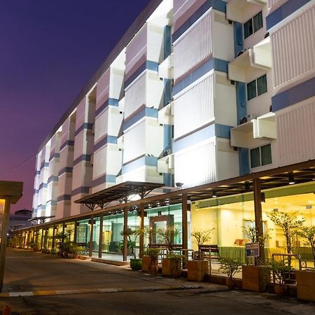 Mayflower Grand Hotel Korat Накхонратчасима Экстерьер фото