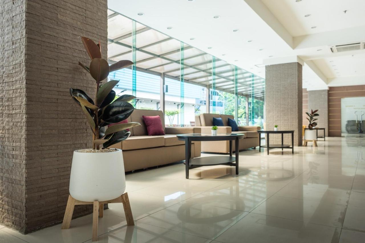 Mayflower Grand Hotel Korat Накхонратчасима Экстерьер фото