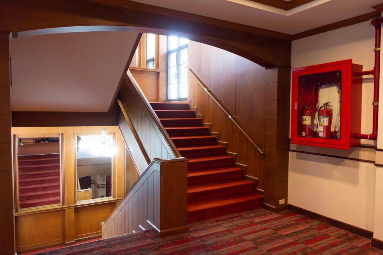 Mayflower Grand Hotel Korat Накхонратчасима Экстерьер фото