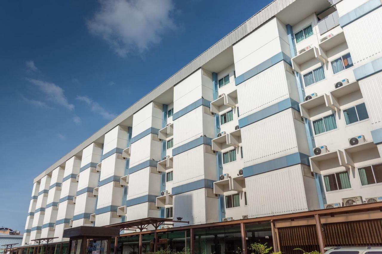 Mayflower Grand Hotel Korat Накхонратчасима Экстерьер фото