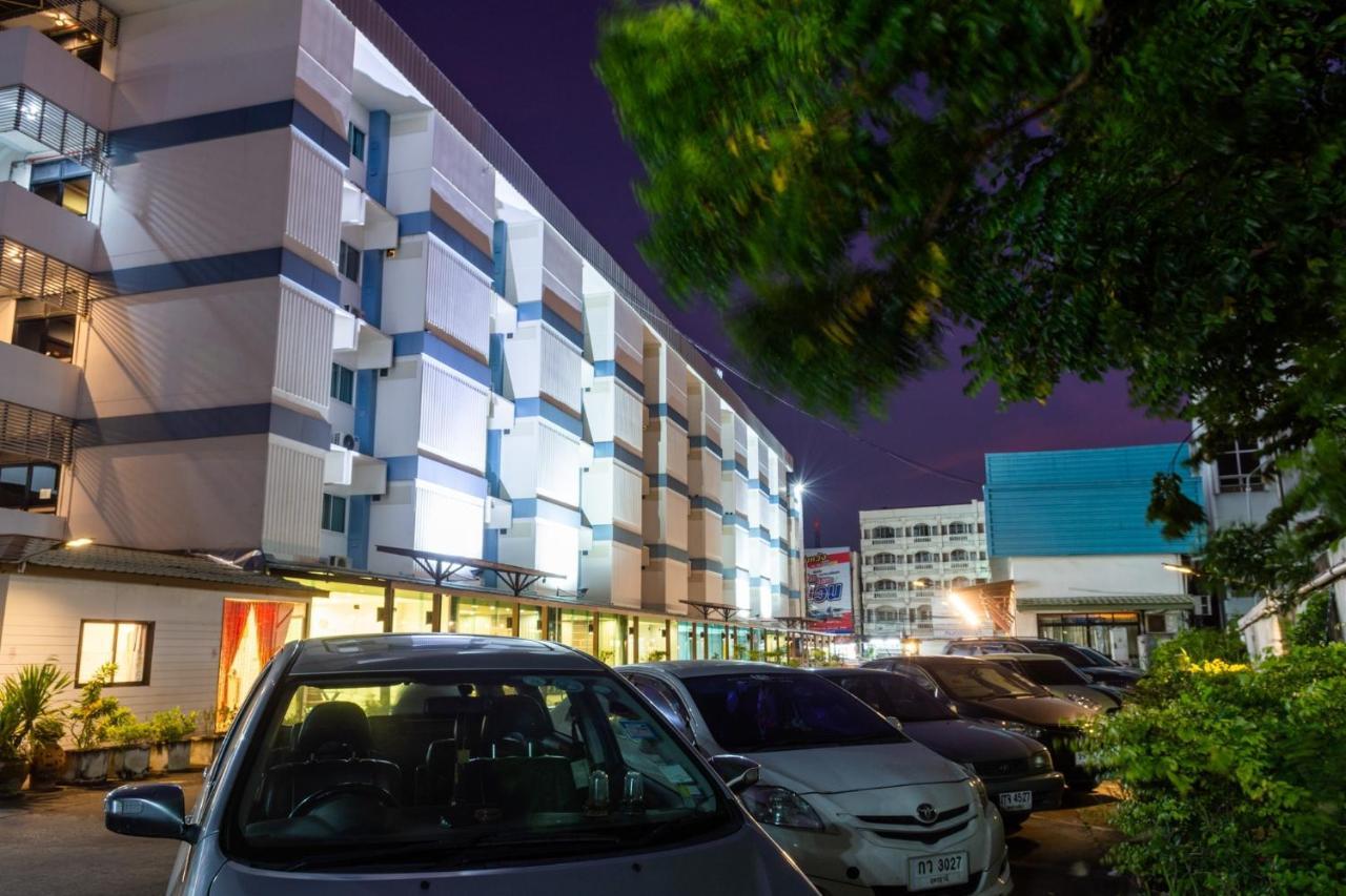 Mayflower Grand Hotel Korat Накхонратчасима Экстерьер фото